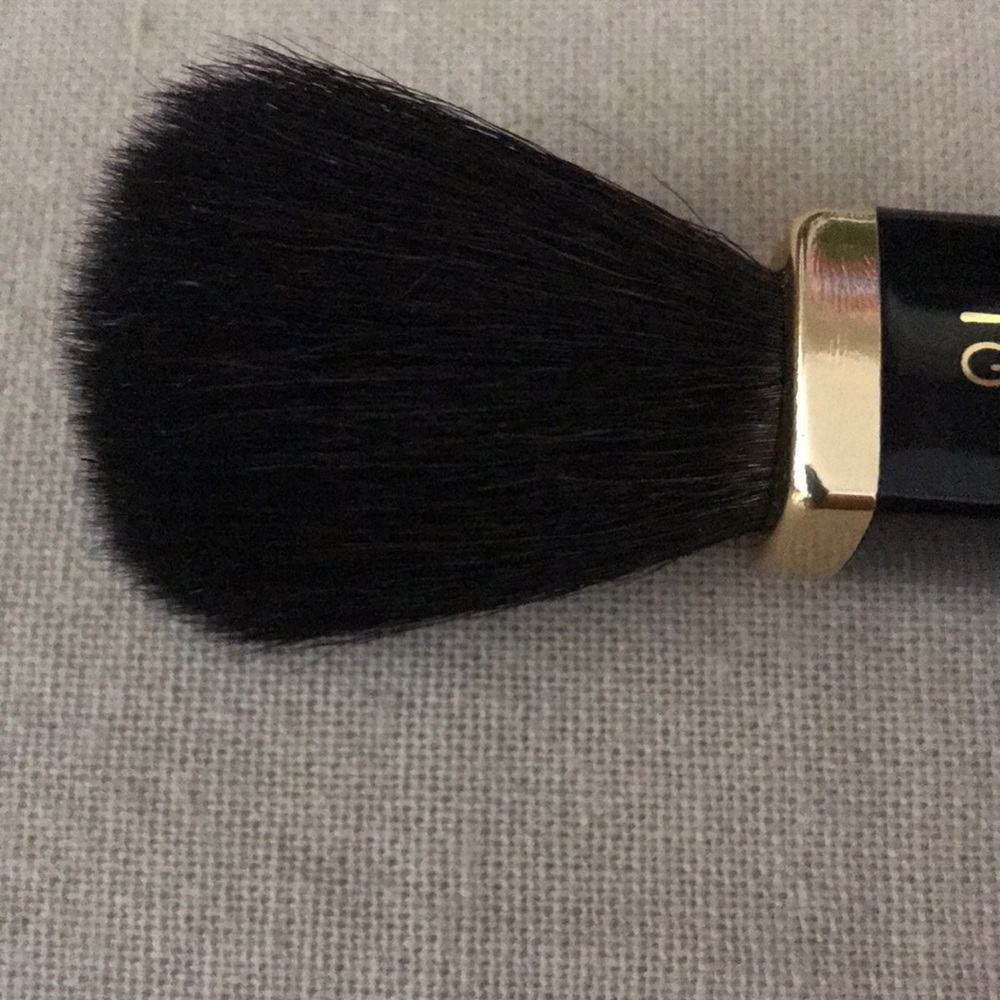 Powder Brush - Picture 2 of 3